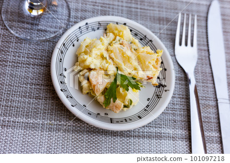 Popular salad of Spanish cuisine Ensalada alemana 101097218