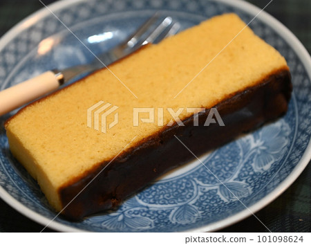 Castella Castella 101098624