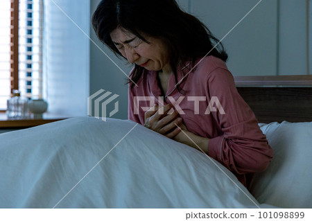 生病的女高管 101098899