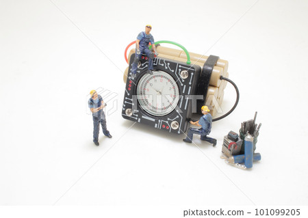 the Figure of worker At Wrotking move the bomb 101099205