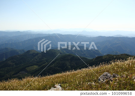 四國喀斯特的自然美景 四國喀斯特的自然美景 101099658