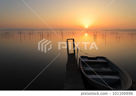 Sunrise seen from Inbanuma 101100898