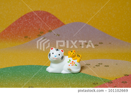 可愛的老虎雕像 101102669