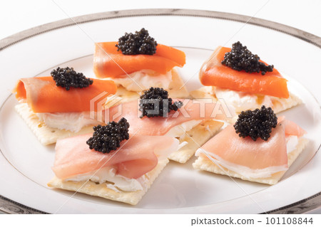 Uncured Ham and Smoked Salmon Canapes (Lumpfish Caviar) 101108844