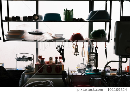 Retro kitchen 101109824