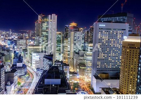 大阪站前3號樓的夜景 大阪站前3號樓的夜景 101111239