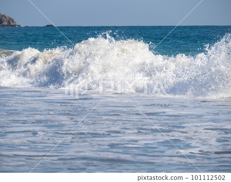 波浪掛起。 波浪掛起。 101112502