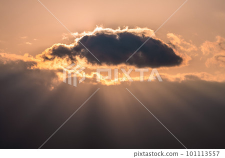 日本橫濱市景 從橫濱看到的太陽和“天使之梯” 101113557