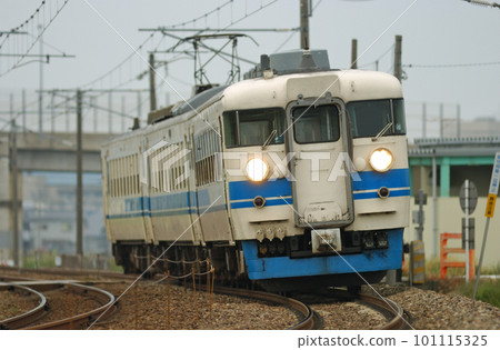 北陸本線高岡-西高岡 JR 西日本 475 系 A09 編隊(金澤) 北陸本線高岡-西高岡 JR 西日本 475 系 A09 編隊(金澤) 101115325