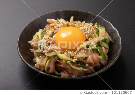 Yukhoe with uncured ham (黃瓜和未醃製的火腿yukhoe) 101120667