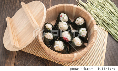 Onigiri in a wooden ohitsu Storage image of onigiri 101121575