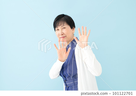 Refusal stop senior woman Refusal stop senior woman 101122701