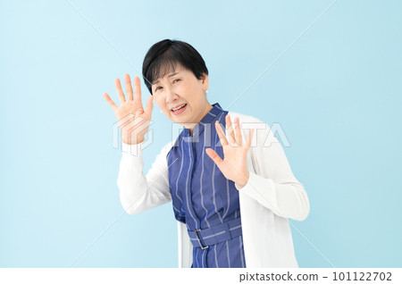 Refusal stop senior woman Refusal stop senior woman 101122702