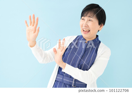 Refusal stop senior woman Refusal stop senior woman 101122706