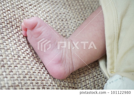 cute baby feet pictures cute baby feet pictures 101122980