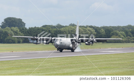 意大利空軍 C-130J 大力神著陸 意大利空軍 C-130J 大力神著陸 101126306