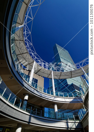 Abeno Harukas towering over the blue sky 101130076