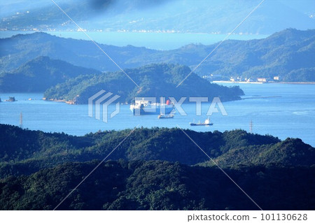 ferry sailing the strait 101130628