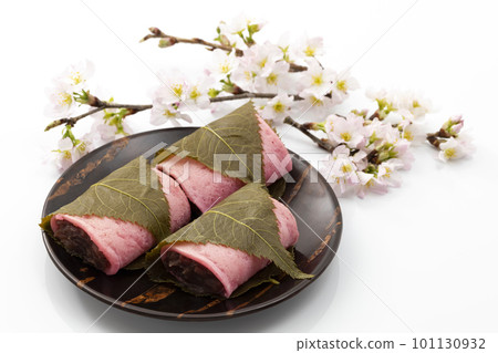Spring Japanese sweets Sakuramochi _ Chomeiji Mochi _ White back 101130932