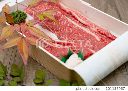 Wagyu beef in a presentation box High-grade Tajima beef 101132967