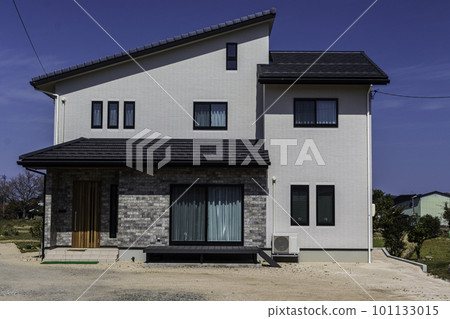 Design house and blue sky 101133015