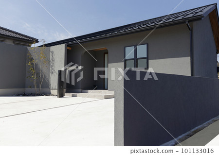 有門牆的新的一層房子 101133016