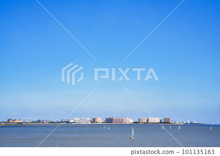 View of Maihama, Urayasu City and Tokyo Bay from Shinkiba [Landscape of Chiba Prefecture] 101135163
