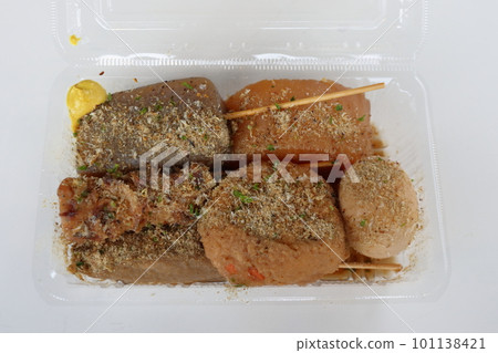 Takeaway Shizuoka Oden (black hanpen, cancer, daikon radish, konjac, chikuwa) Takeaway Shizuoka Oden (black hanpen, cancer, daikon radish, konjac, chikuwa) 101138421