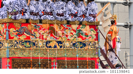 祗園祭・出發前介紹被薙刀菩提的孩子們 祗園祭・出發前介紹被薙刀菩提的孩子們 101139841