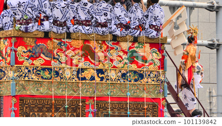祗園祭・出發前介紹被薙刀菩提的孩子們 祗園祭・出發前介紹被薙刀菩提的孩子們 101139842