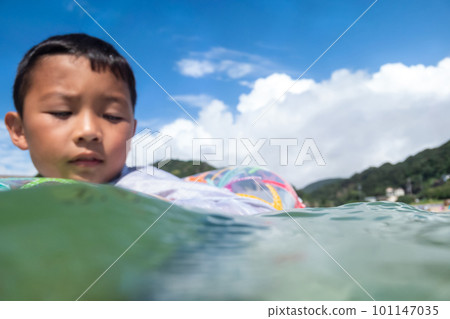 海水浴 海 大海 101147035