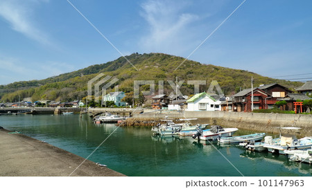 淡島(香川縣) 從淡島港眺望城野山的景色 2 淡島(香川縣) 從淡島港眺望城野山的景色 2 101147963