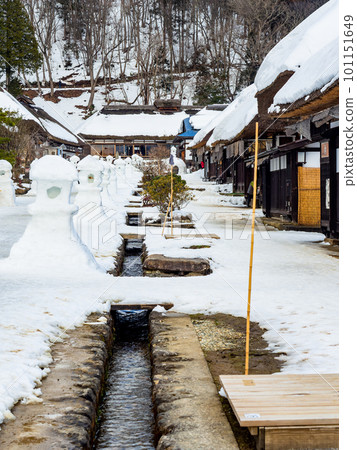 Original scenery of Japan Winter scenery of Ouchi-juku Snow lanterns decorating the townscape 101151649