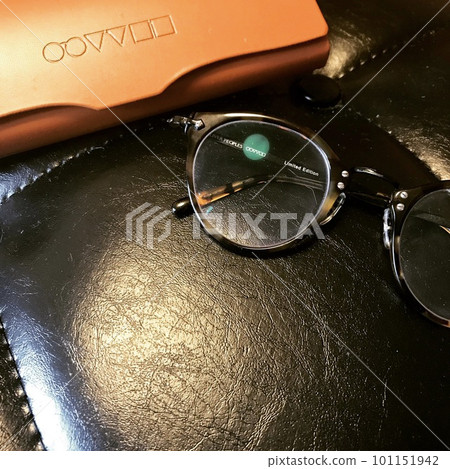 Glasses Glasses 101151942