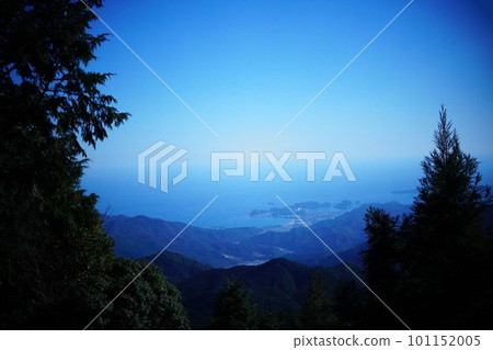 View of the Pacific Ocean from the top of the mountain View of the Pacific Ocean from the top of the mountain 101152005