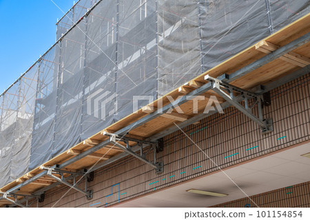 安裝在建築物外牆上的鷹架支架 101154854