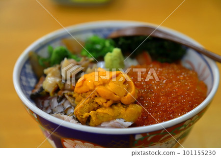 Bowl of fresh seafood 101155230