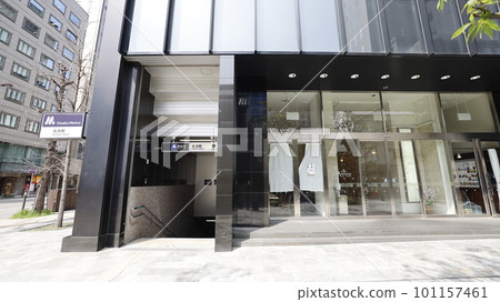 與Osaka Metro堺筋線北濱站5號出口、商業設施“The Kitahama Plaza”直接相連 與Osaka Metro堺筋線北濱站5號出口、商業設施“The Kitahama Plaza”直接相連 101157461