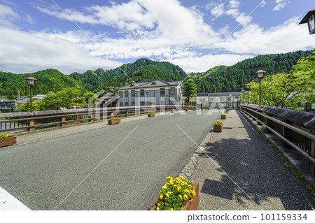 Gujo Hachiman, overlooking the Old Government Building Memorial Hall from Shimbashi 101159334