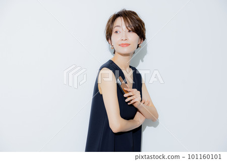 短頭髮的女人 101160101