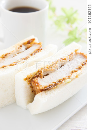 Tonkatsu sandwich and coffee 101162563