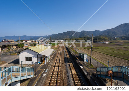 從立交橋看到的地方線車站大樓 從立交橋看到的地方線車站大樓 101162901