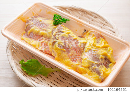 Saikyo pickled red fish 101164261