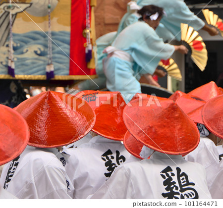 Gion Festival・Torihoko - The moment when the signal for Tsujimawashi is given and tension runs over how to pull it Gion Festival・Torihoko - The moment when the signal for Tsujimawashi is given and tension runs over how to pull it 101164471