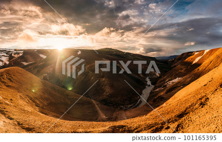 Sunset over Kerlingarfjoll mountain range on geothermal area among Icelandic Highlands on summer 101165395