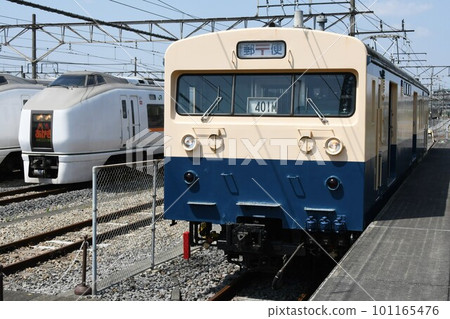 651系列、1000系列、143系列在車廠一字排開 651系列、1000系列、143系列在車廠一字排開 101165476