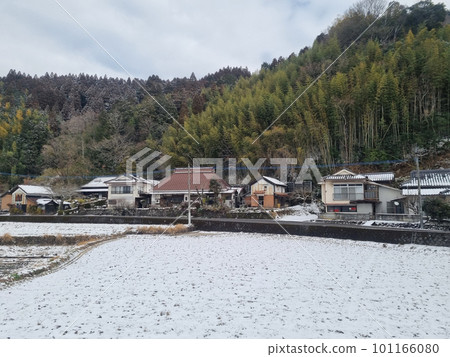 View of landscape Yufuin village in the winter after snow fall 101166080