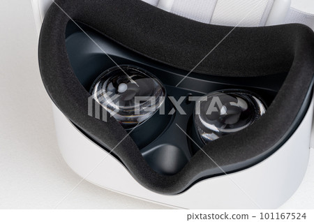 Clean lenses in VR glasses Clean lenses in VR glasses 101167524