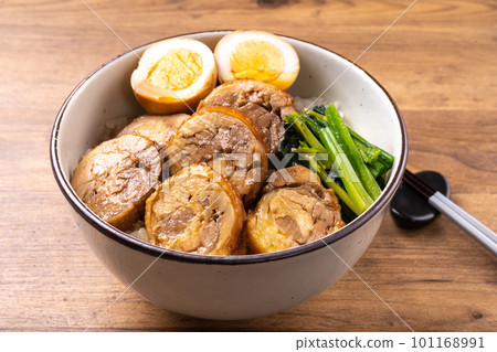 雞腿肉蓋飯 101168991