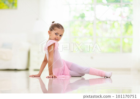 Baby ballet. Little ballerina girl in dance class. 101170751